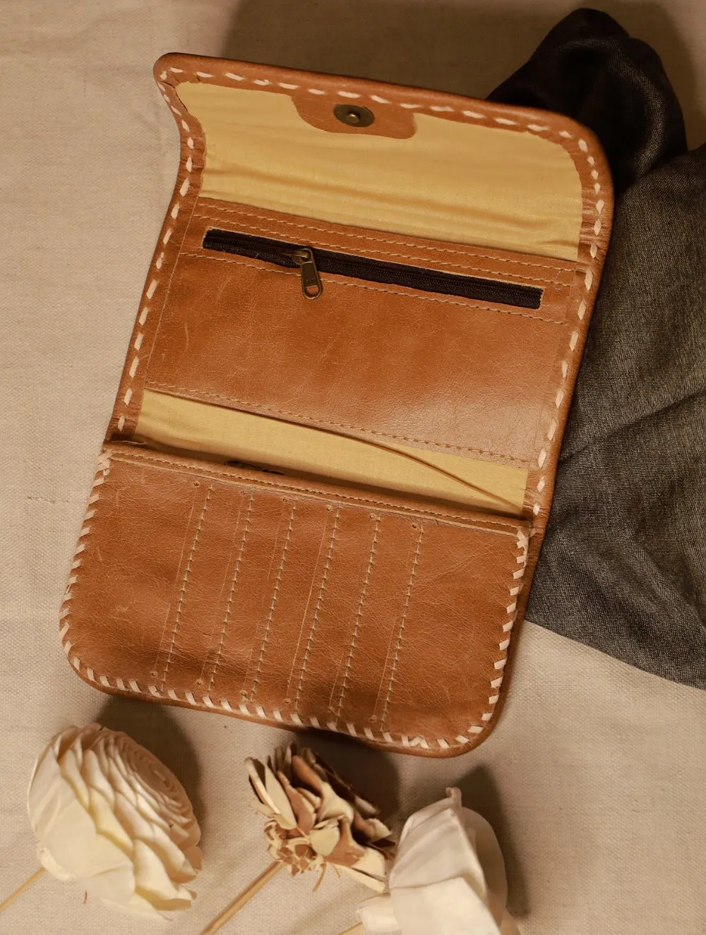 Handcrafted  Jawaja Leather & Rug Patch Wallet - Grey & White