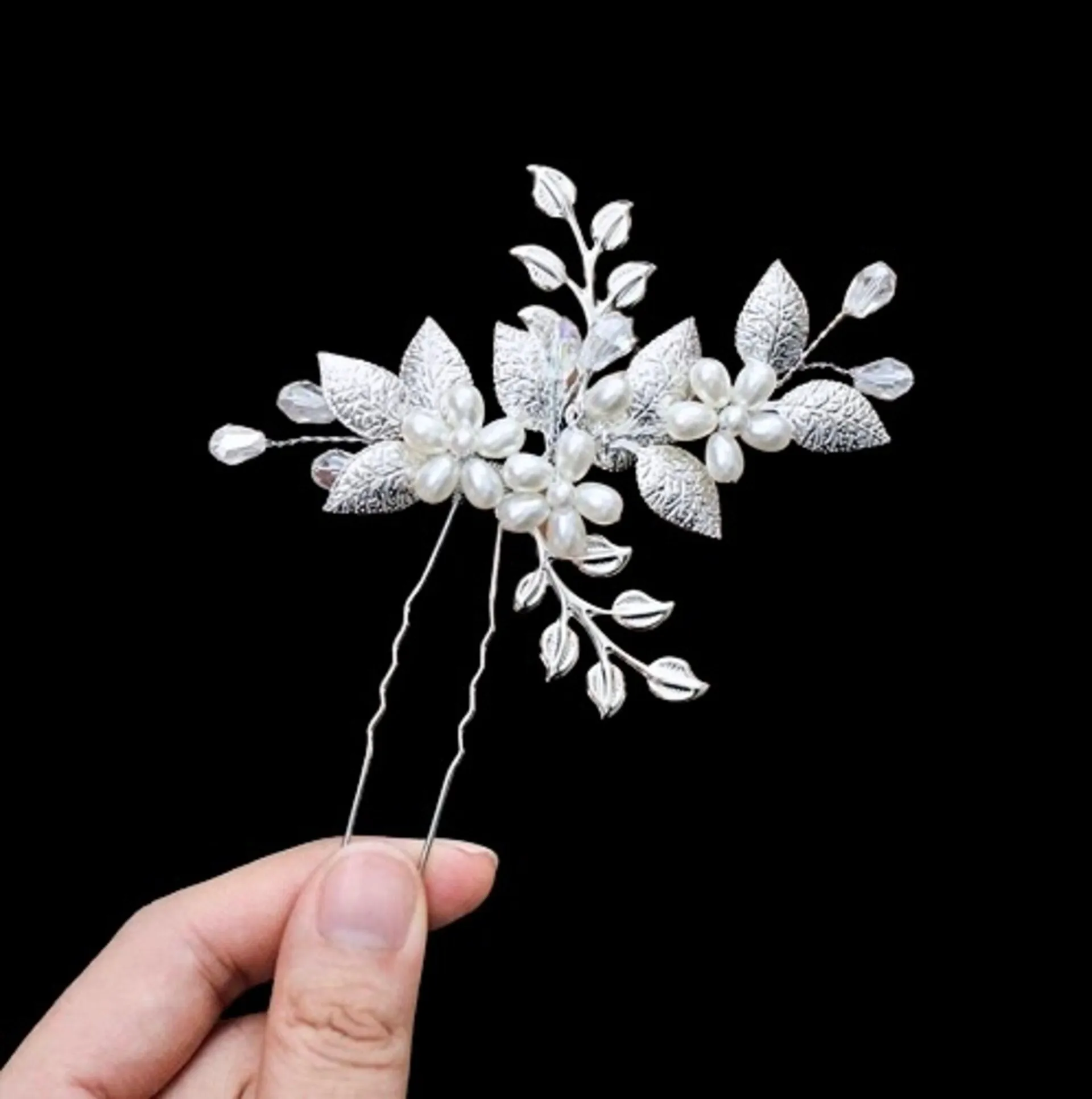 "Halle" - Pearls Bridal Hair Pin