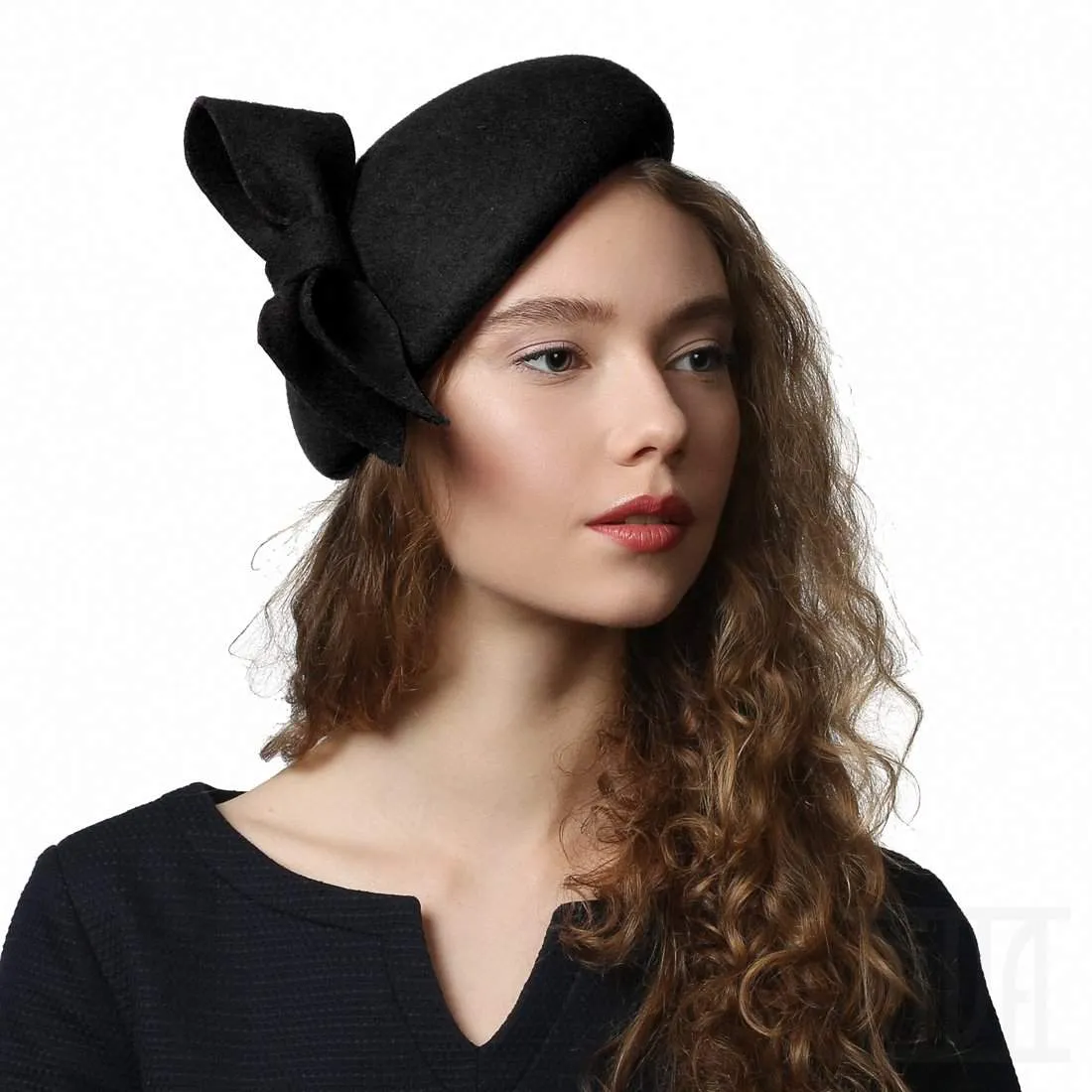 Small Wool Felt Beret With Bow